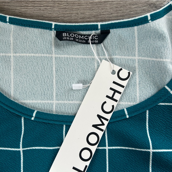 BLOOMCHIC Teal and White Checkered Top Puff Sleeves Size 18/20 New With Tags - Picture 5 of 11